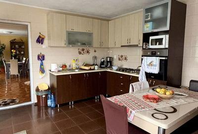 Casă cu 4 camere în Dângești - 2