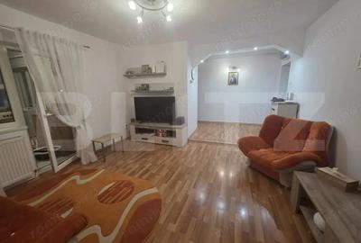 Apartament cu 3 camere semidecomandat în Micro 5 - 2