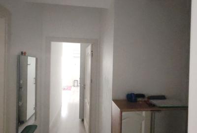 Apartament cu 3 camere decomandat în Palazu Mare - 8