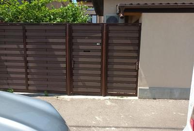Vanzare proprietate cu doua case si intrari separate curte Giulesti - 23