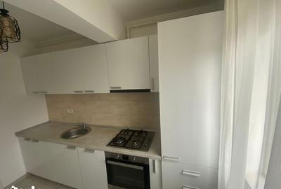 Apartament cu 2 camere decomandat în Apărătorii Patriei - 1