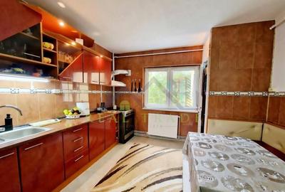 Apartament 3 camere decomandat etajul 1 Racadau - 10