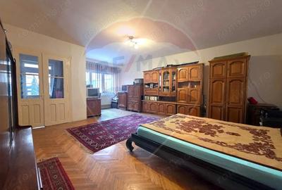Casă cu 2 camere cu Teren 102 Mp în Central - 1