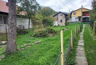 Teren de 1200 mp, în Central - 4