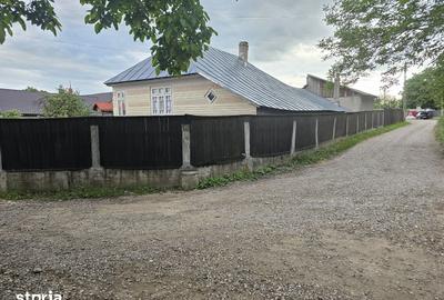 Casă cu 3 camere cu Teren 1330 Mp în Păunești - 13