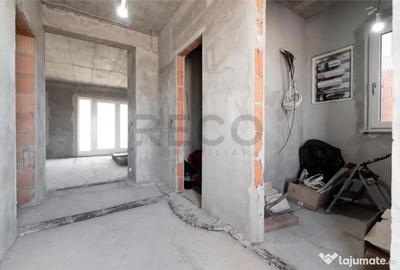 Casă cu 4 camere cu Teren 300 Mp în Cihei