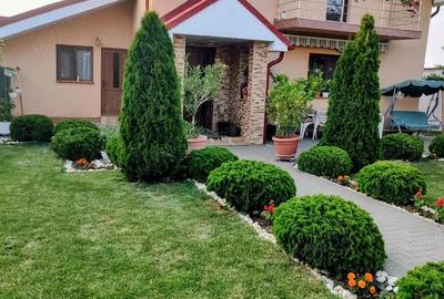 Casă cu 5 camere cu Teren 362 Mp în Malu Mare - 1