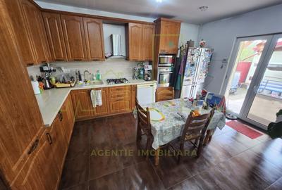 Casă individuală cu 5 camere cu Canalizare în Săcălaz - 9