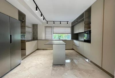 Duplex cu 4 camere cu Canalizare în Central - 4