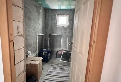 Casă cu 6 camere cu Teren 1000 Mp în Bucșani - 4