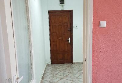 Apartament doua camere, nedecomandat, etaj doi, liber, pe Stadionului - 15