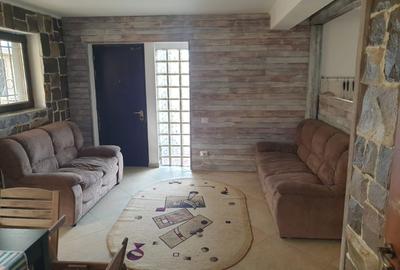 Casă cu 4 camere în Fundata - 6