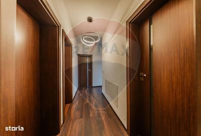 Casă cu 4 camere în Central - 2