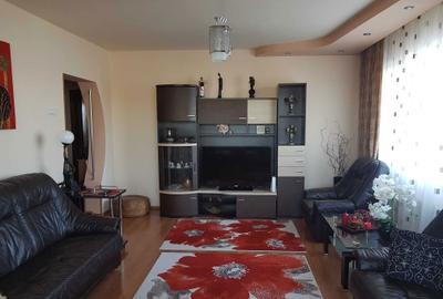 Apartament cu 3 camere decomandat în Central - 3