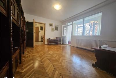 Apartament cu 3 camere decomandat în Tei - 8