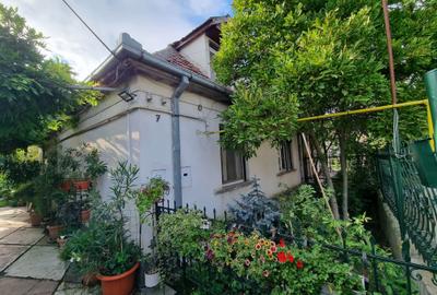 Casă cu 4 camere nedecomandat în Soarelui - 3