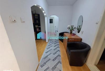Apartament cu 3 camere decomandat în George Enescu - 9