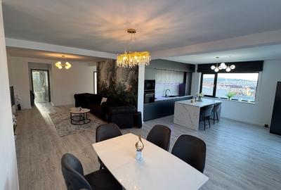 Apartament cu 3 camere decomandat, mobilat în Central