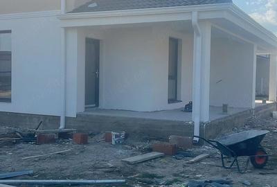 Casă cu Teren 1000 Mp în Săcălaz