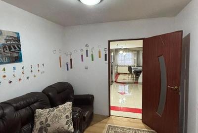 Apartament cu 4 camere decomandat în Central - 9