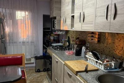 Apartament 4 camere  - 85 mp - Aparatorii Patriei