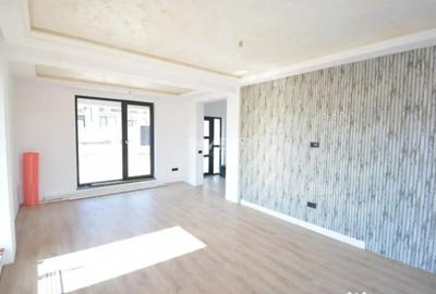 Casă cu 4 camere cu Canalizare în Central - 2