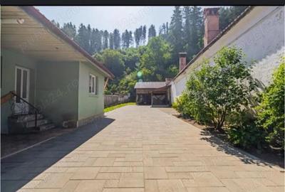 Casă cu 4 camere cu Canalizare în Est - 2