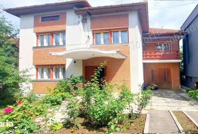 Casă cu 4 camere cu Teren 288 Mp în Ultracentral - 1