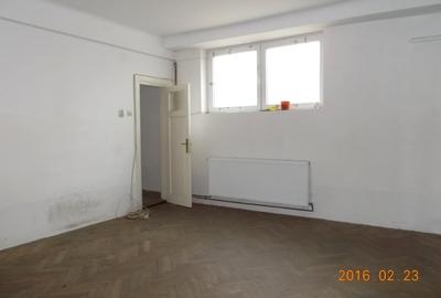 Cotroceni, Eroilor, 4 camere, demisol inalt,  decomandat, imobil mic, birouri - 2