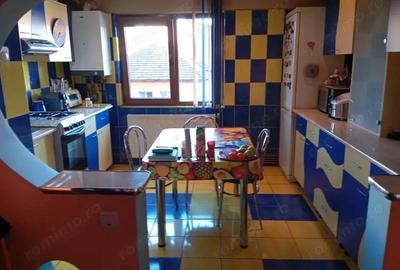 Apartament 3 camere , 63 mp, semidecomandat, zona Lido - 2