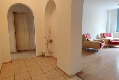 Apartament cu 4 camere decomandat în Șelimbăr - 2