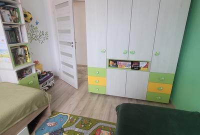 Apartament cu 3 camere semidecomandat, mobilat în Hipodrom 1 - 7
