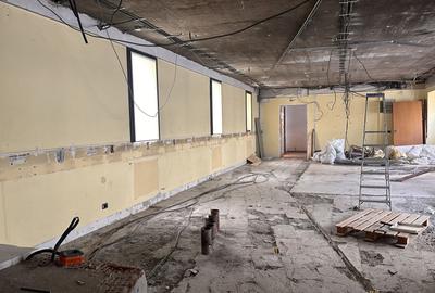 Spațiu comercial, de 88 mp, în Polonă - 1