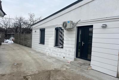 Apartament cu 3 camere semidecomandat în Lipovei