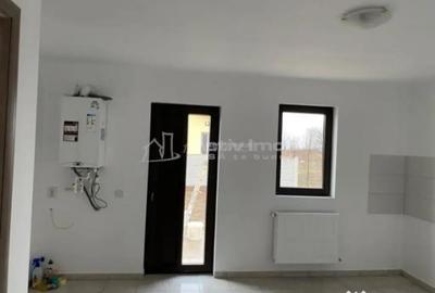 Casă cu 3 camere cu Teren 400 Mp în Central - 1