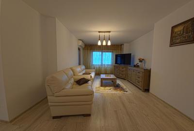 Apartament cu 3 camere decomandat, mobilat în Faleza Nord