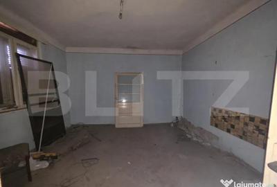 Casă cu 2 camere cu Teren 3043 Mp în Păulești - 2