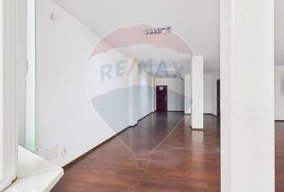 Spațiu comercial, de 85 mp, în Central - 19