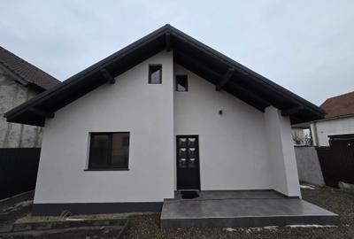 Casă cu 3 camere în Central - 1