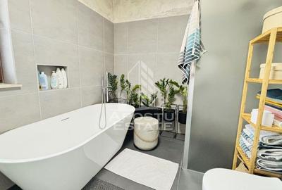 Casa deosebita cu 5 camere in Dinias - 10