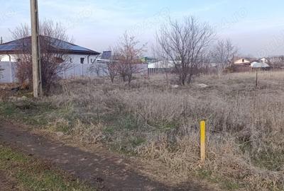 Teren de 1700 mp, în Nanov - 1