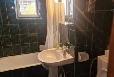 Apartament de  închiriat cu 3 camere, decomandat - 9