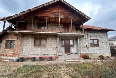 Casă cu 4 camere în Voinești - 4