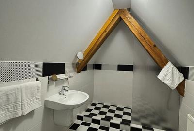 Apartament cu 4 camere în Schei - 6
