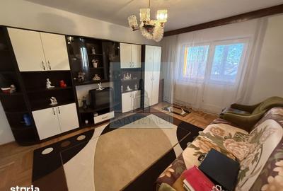 Apartament cu 3 camere decomandat în Florilor - 2