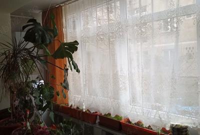 Apartament cu 3 camere decomandat în Girocului - 8