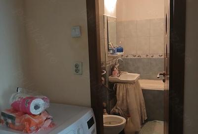 Apartament cu 3 camere semidecomandat în Sud - 1