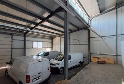 Spațiu comercial, de 200 mp, în Central - 4