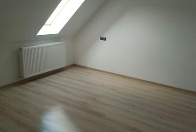 Casa Unirea formata din doua apartamente,cu doua intrari separate. - 9