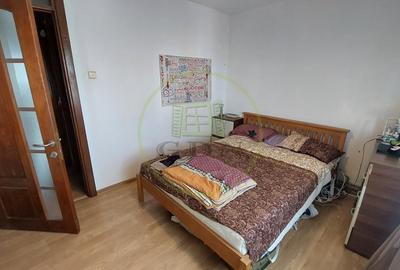 Apartament cu 3 camere semidecomandat, mobilat în Rovine - 2